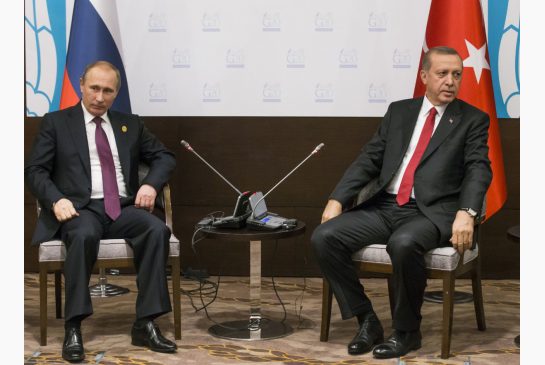 Russian President Vladimir Putin, left, and Turkish President Recep Tayyip Erdogan.(ALEXANDER ZEMLIANICHENKO / AP)